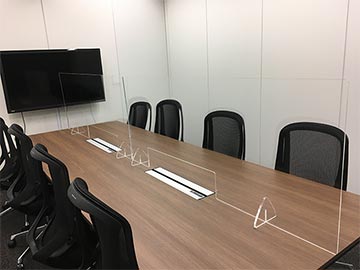 Standing partition