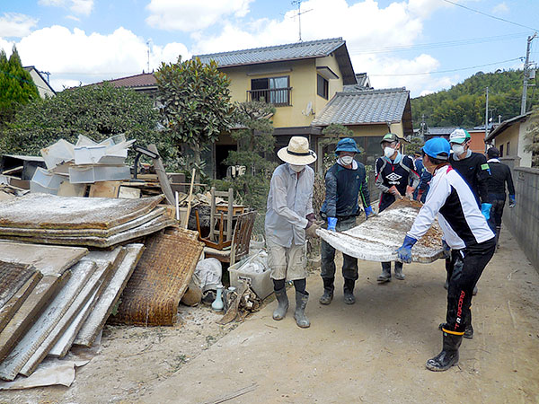 August 2017 Volunteers in areas affected by the northern Kyushu floods